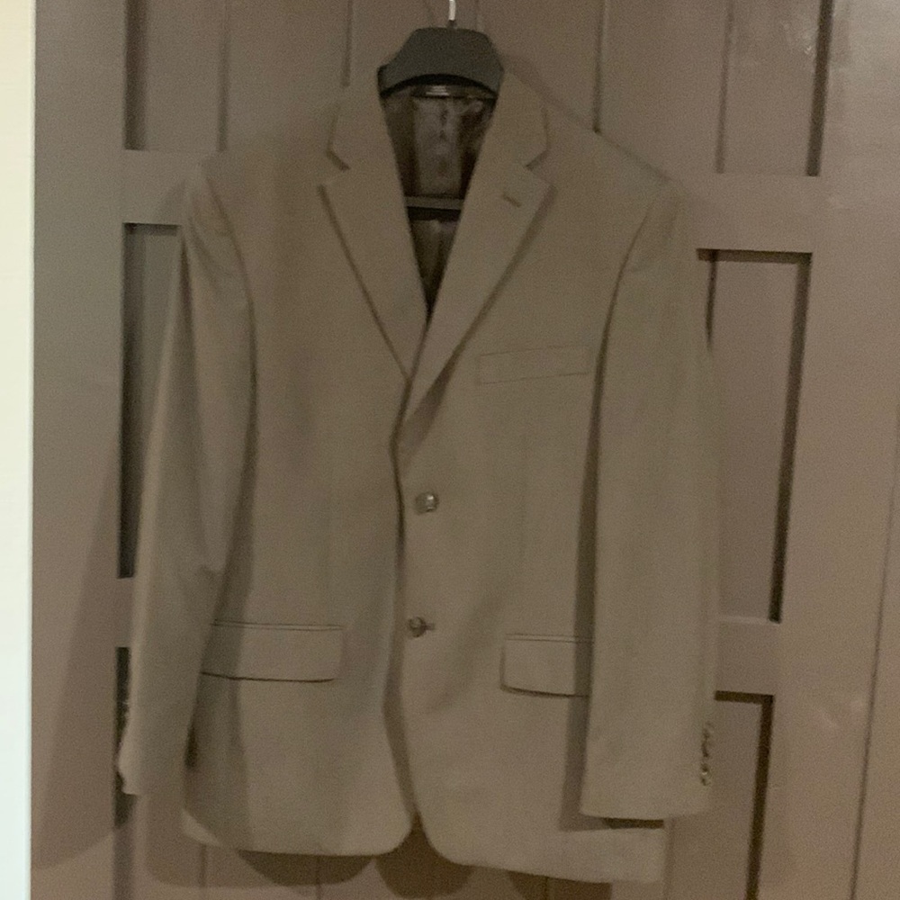 Men's suit-perfect condition-worn once for pictures